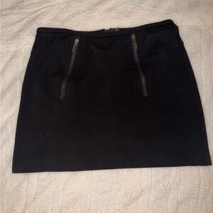 Willi Smith Black Mini Skirt with Zipper Accents
